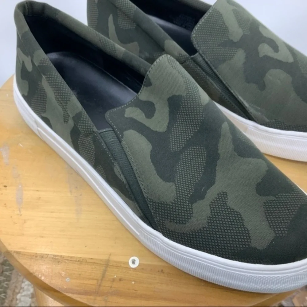 Vince Camuto KORL camo print platform loafer 8